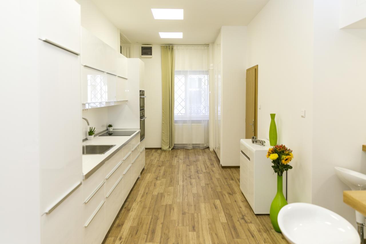 شقة Convenience & Chic By The Basilica بودابست المظهر الخارجي الصورة