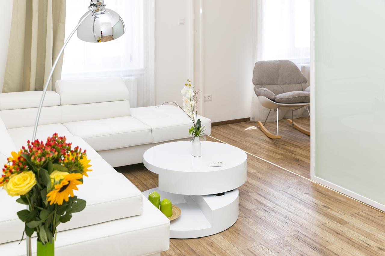 شقة Convenience & Chic By The Basilica بودابست المظهر الخارجي الصورة